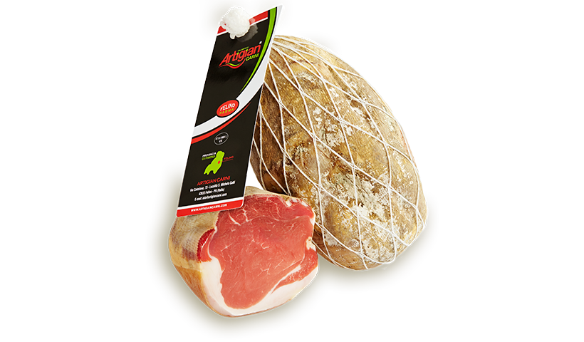 Dettaglio di Fiocco di Prosciutto con cotenna: salume artigianale stagionato dalla consistenza morbida e sapore dolce – Felino Parma