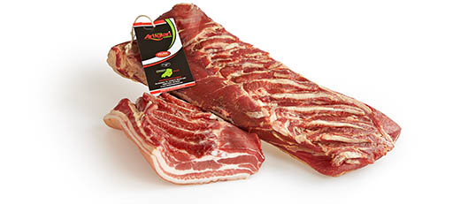 Interi-ridimensionati_0001_pancetta.tesa_aff_dolce Pancetta tesa dolce intera e affettata: salume artigianale stagionato per gastronomie e rivenditori - Felino Parma