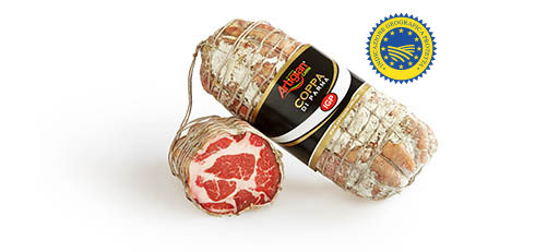 Interi-ridimensionati_0018_coppa.parma.igp_intero Coppa di Parma IGP intera: salume certificato di alta qualità per gastronomie e rivenditori - Artigian Carni a Felino Parma