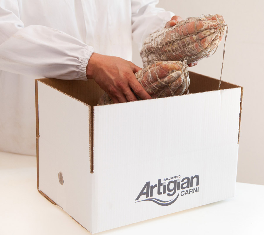 Integrità e maestria artigiana nella produzione di salumi tipici del territorio - Felino Parma