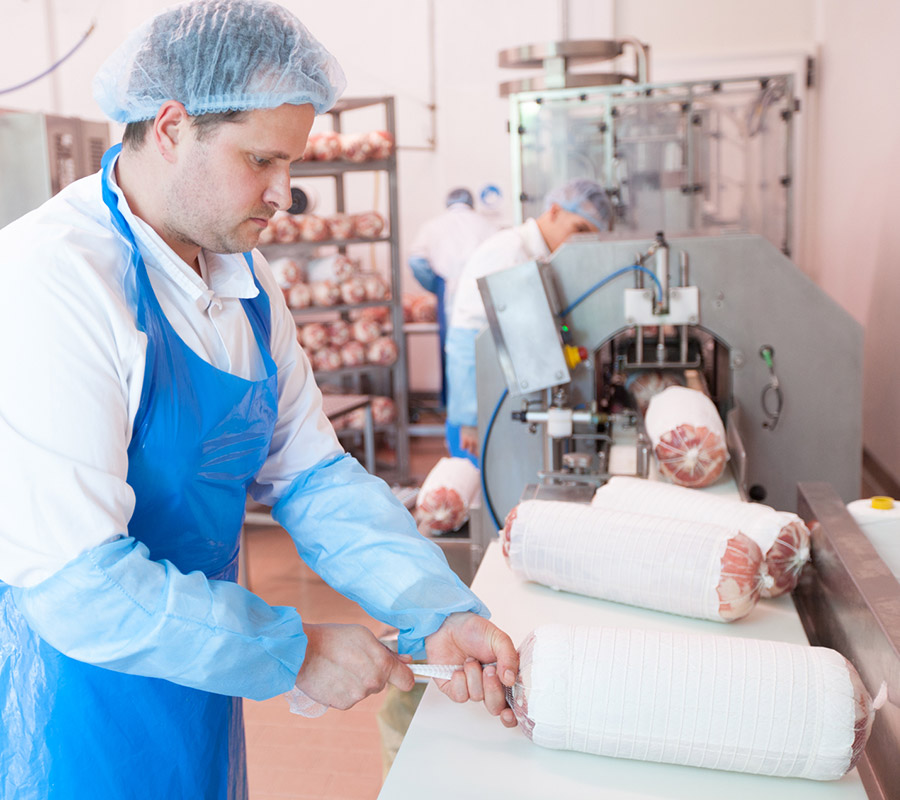 Laboratorio di produzione interna Artigian Carni: processi controllati e standard elevati per la GDO - Felino Parma